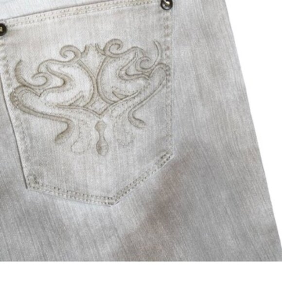 Chico’s Platinum Jeans 2.5 Straight Light Wash Y2K Western Embossed Pockets - Picture 5 of 9